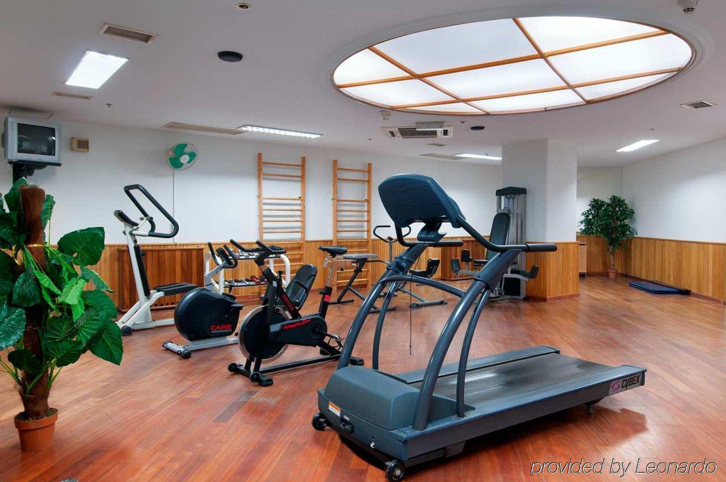 Hilton Yaounde Hotel Instalações foto