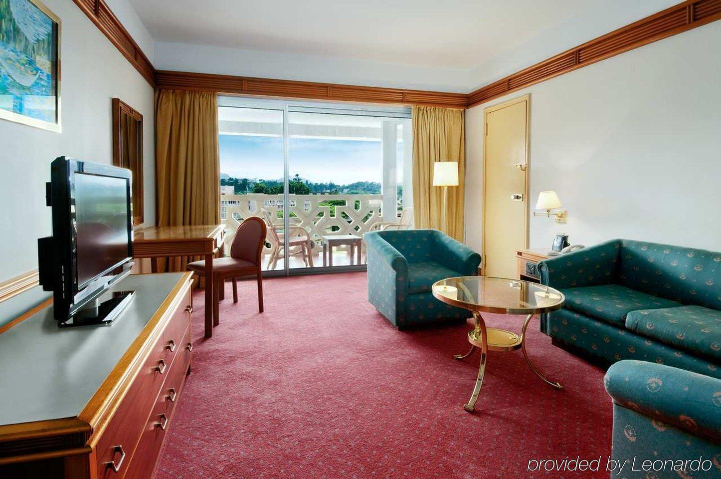 Hilton Yaounde Hotel Quarto foto
