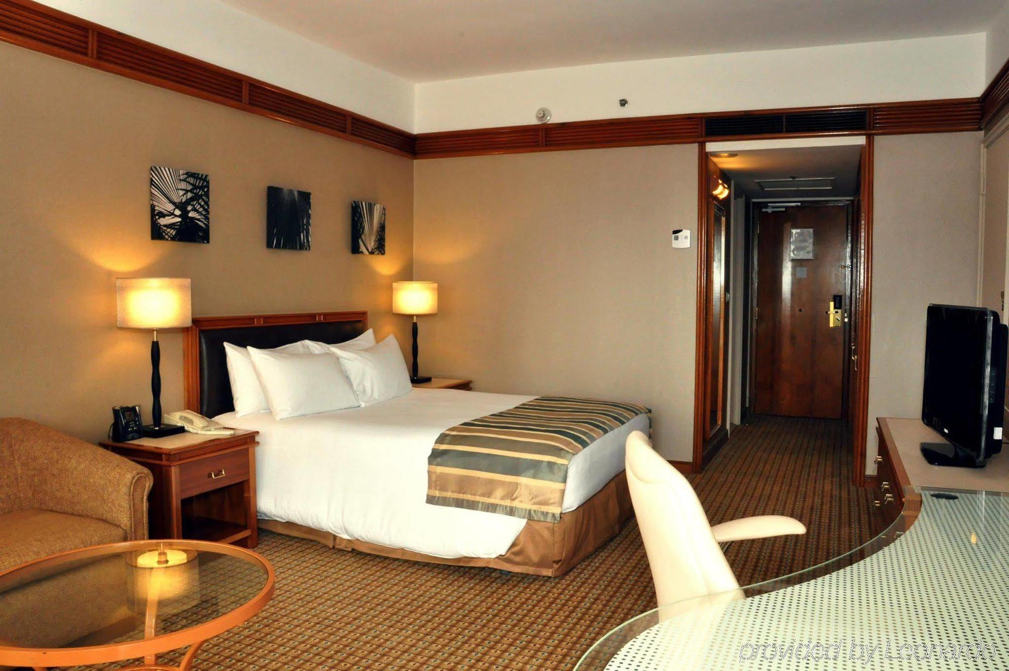 Hilton Yaounde Hotel Exterior foto