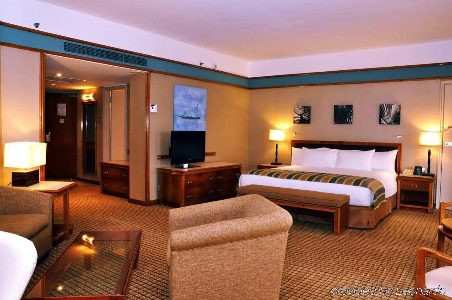 Hilton Yaounde Hotel Exterior foto